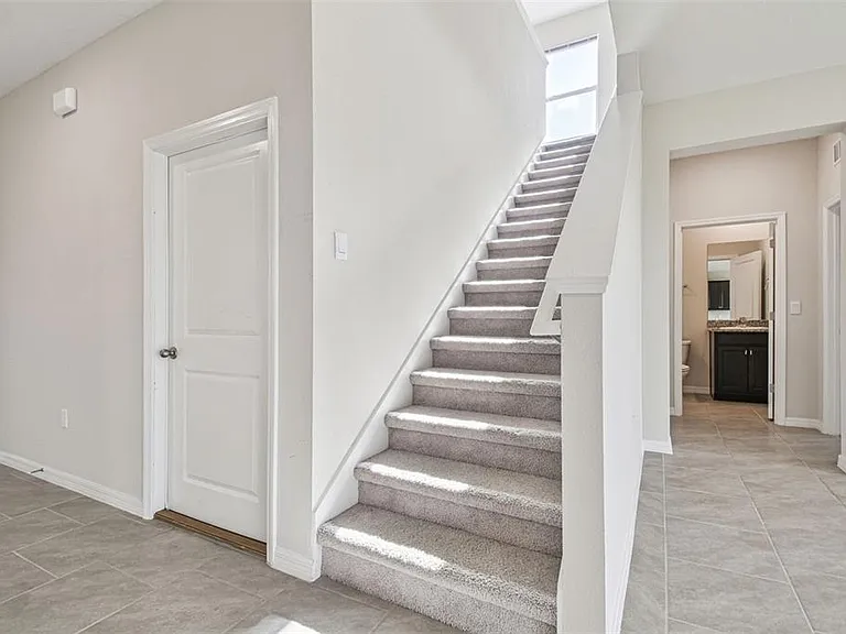 3827 Sunny Spring St — Photo 8