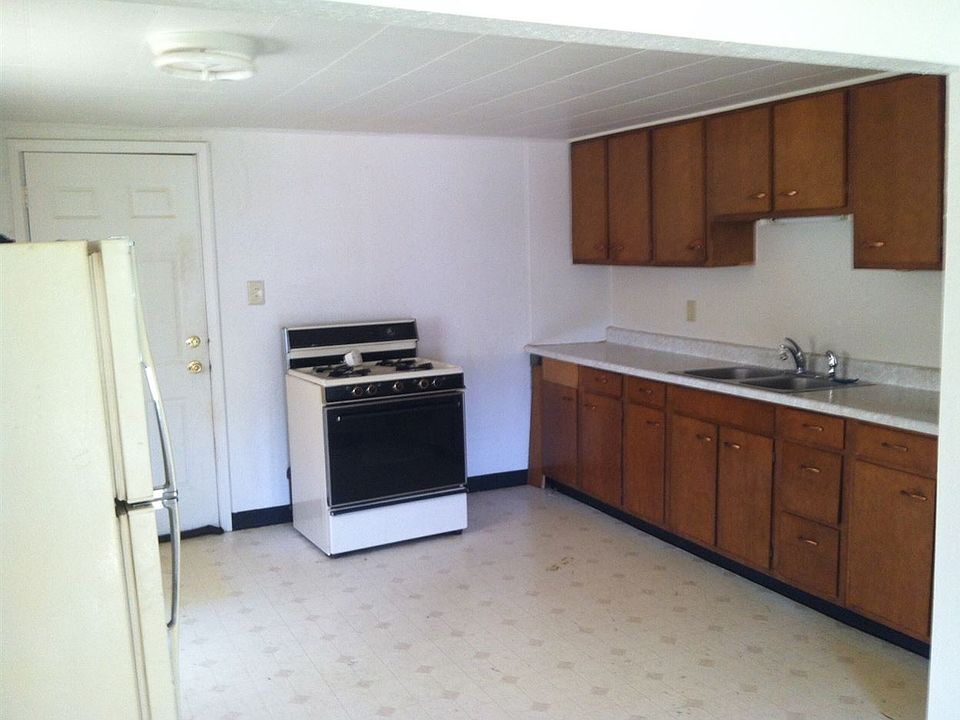 2nd image of 3212 Elinore Ave