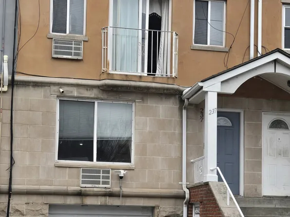 237 Cooper Street image 1 of 5