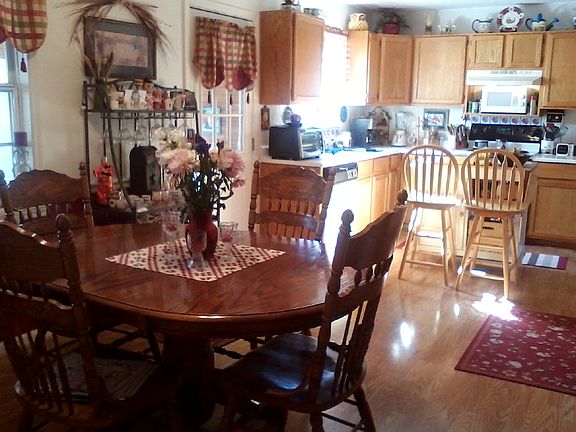 Large kitchen/dining combo