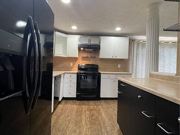4th image of 201 Ne Cir