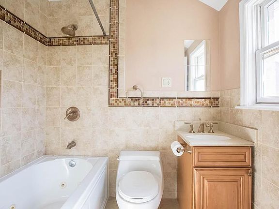 4th image of 258A Longstreet Ave #A