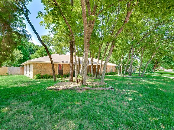 3rd image of 422 Sherrill Blvd