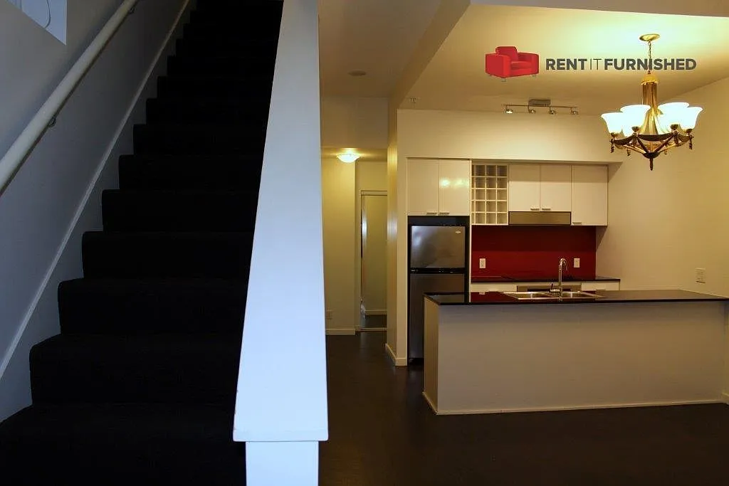 3 bed, 1560 sqft, $3,995 — Photo 1