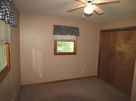 5th image of 9 King Richard Dr