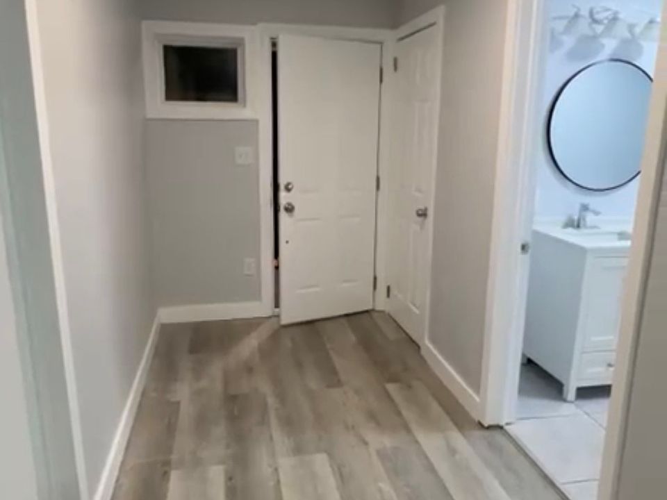 1st image of 2204 Morton Ave #1