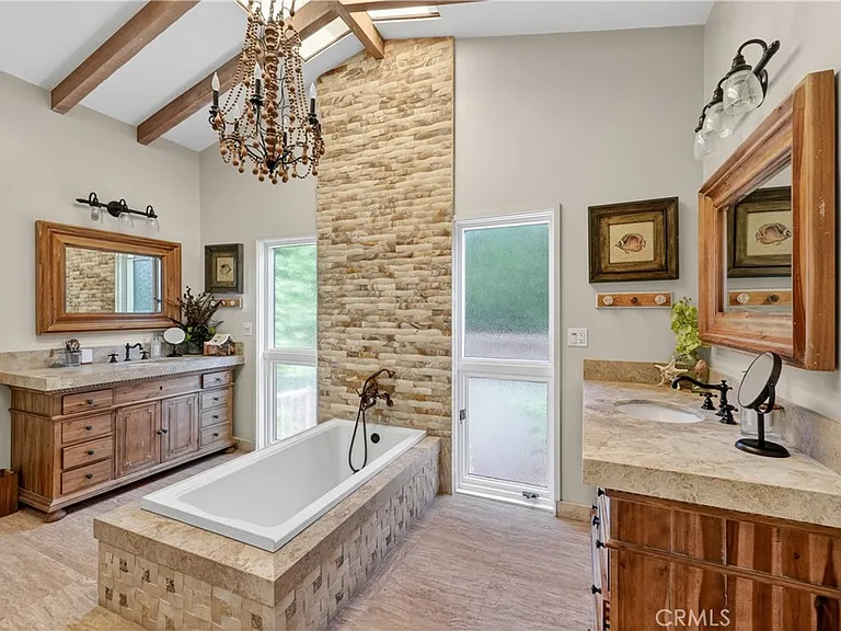 8 Monarch Bay Dr — Photo 20