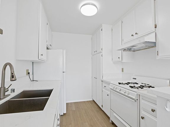 4th image of 817 Hill St APT 204