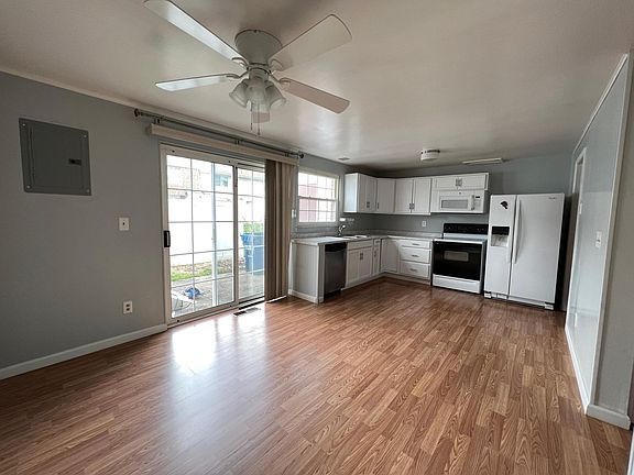 4th image of 7569 Mount Hood St
