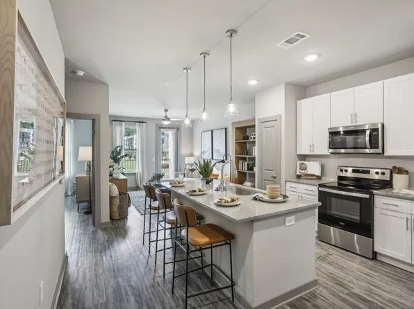 ACCENT SUWANEE CREEK