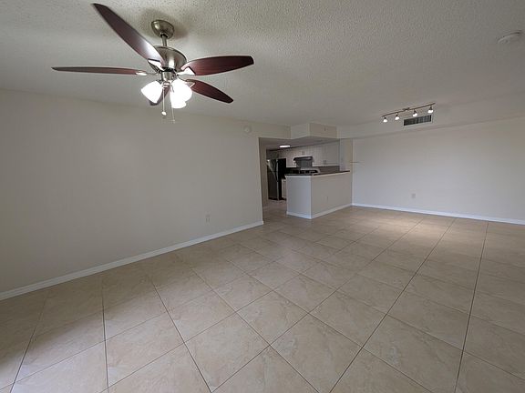5th image of 5011 Wiles Rd APT 208