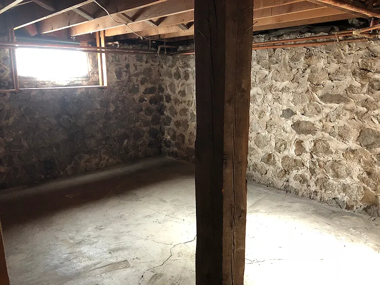 206 S 5th St — Photo 30