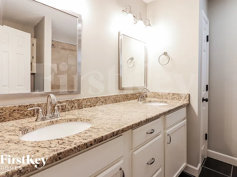 412 N Crest Dr — Photo 9