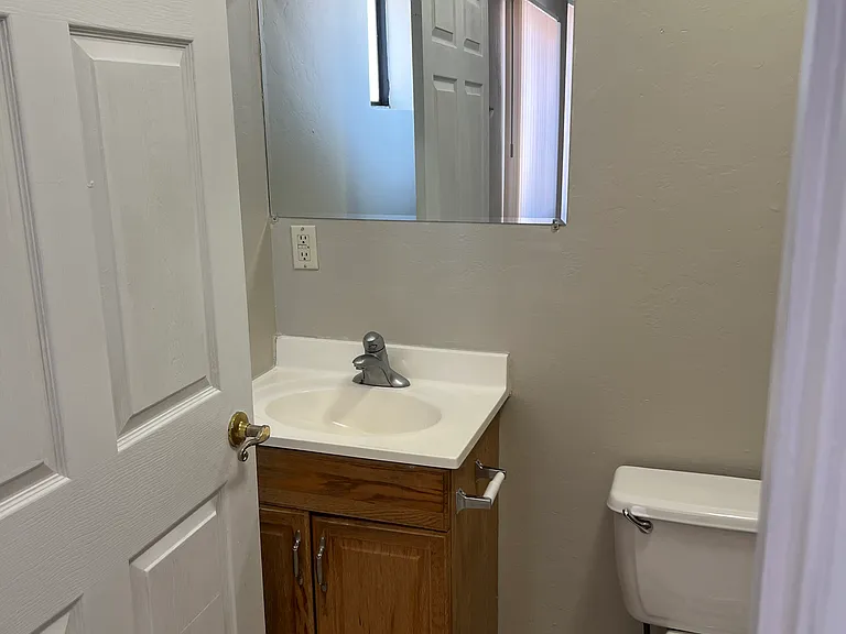 113 W Corona Rd #2 — Photo 14