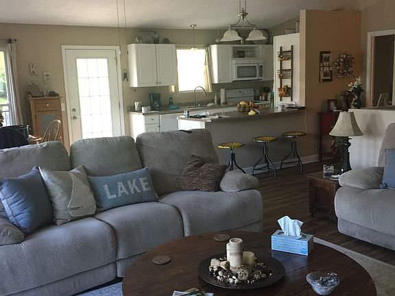 2nd image of 524 E Lake Dr