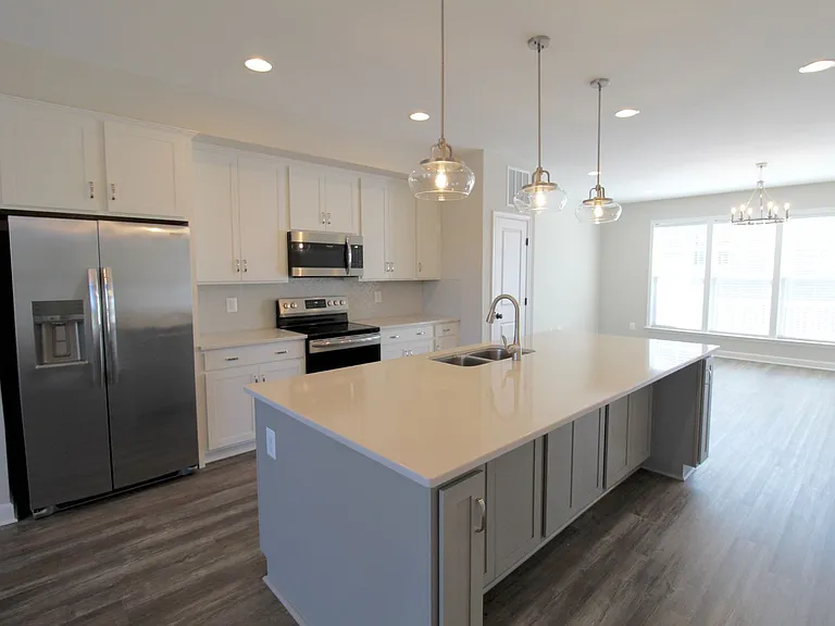 3398 Monterey Dr — Photo 13