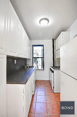 Rented by Bond New York | media 19