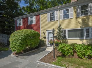 98 Valley Rd APT 11, Greenwich, CT 06807