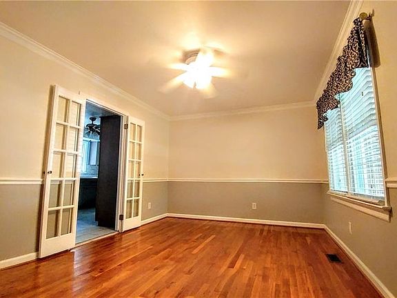 3rd image of 3705 N Queensgrove Cir
