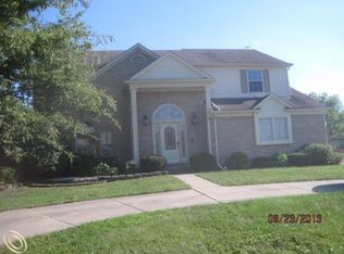 38791 Crecent Ct, Wayne, MI 48184