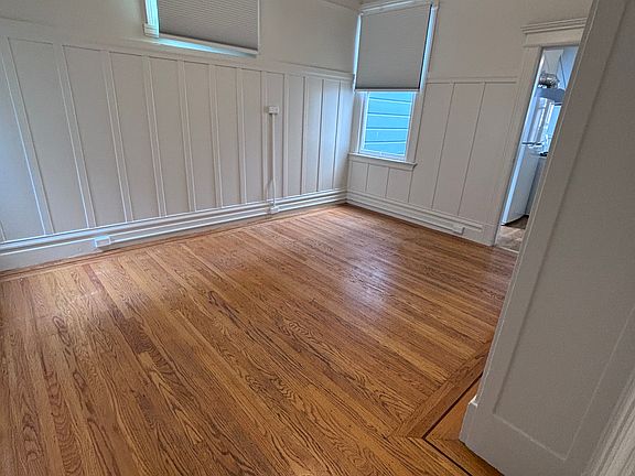 3rd image of 2039 Taylor St