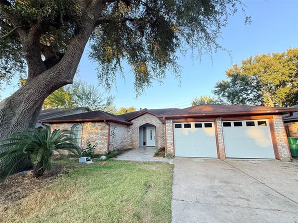 15331 Silverman St, Webster, TX 77598