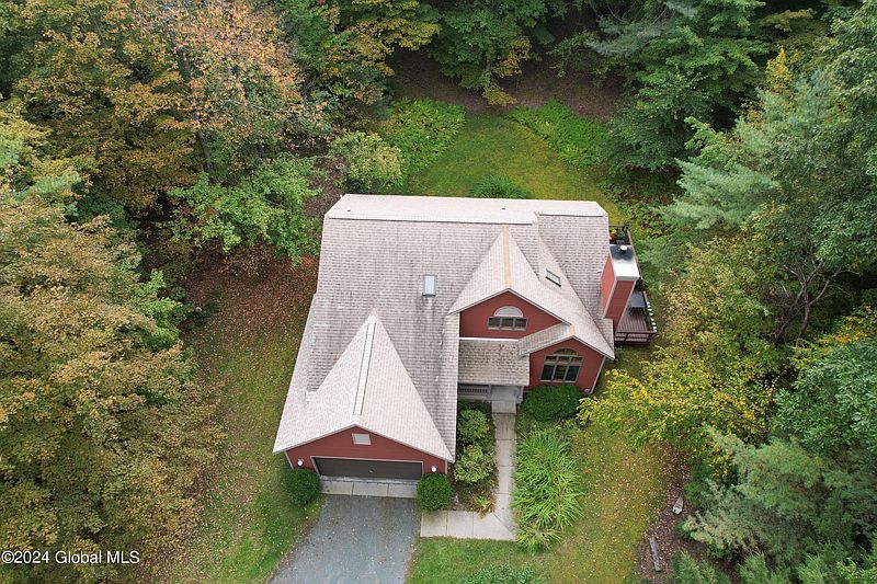 4th image of 9 Pond Hollow Road