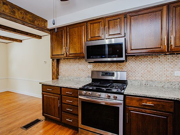 3rd image of 5016 N Moody Ave