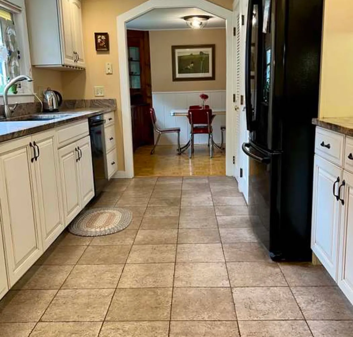 3 bed, 2913 sqft, $3,200 — Photo 2