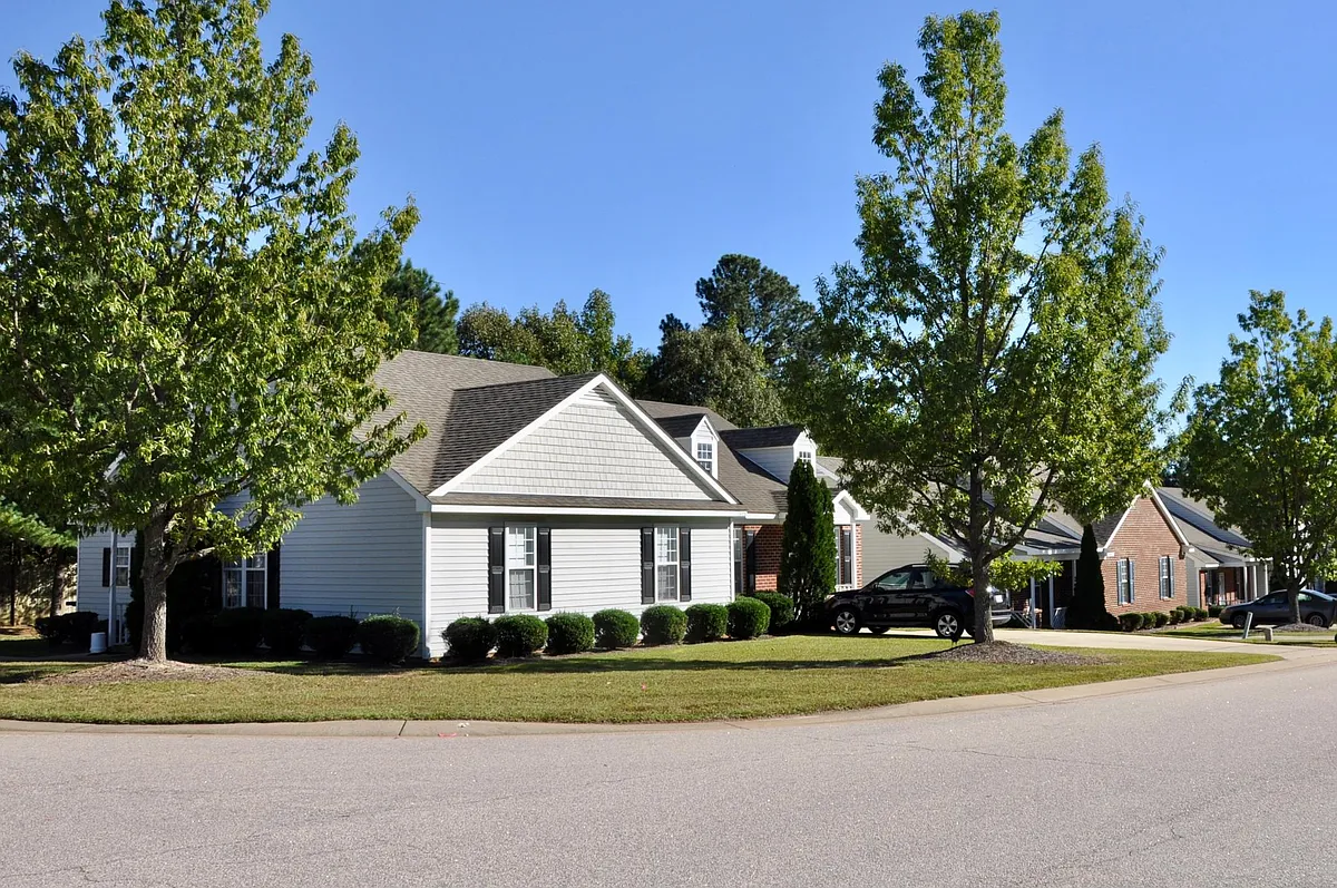 Building Photo - Gresham Hills