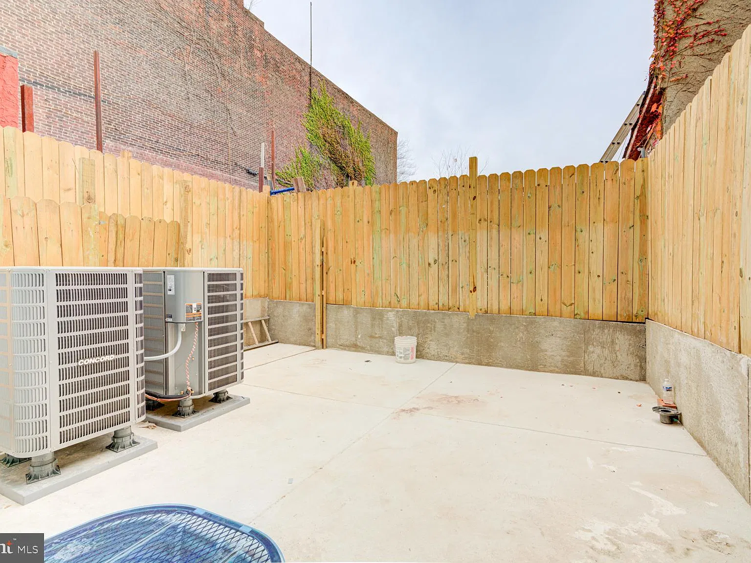 1805 Frankford Ave — Photo 3