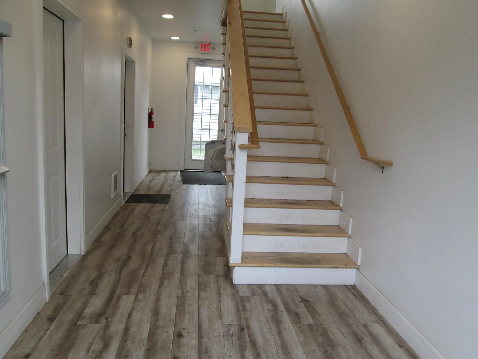 Studio, 500 sqft, $870 — Photo 2