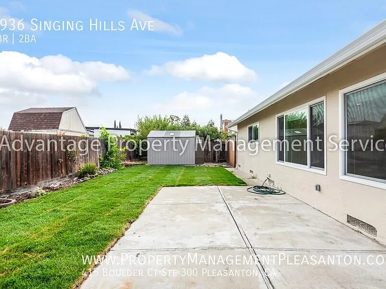 5936 Singing Hills Ave — Photo 10