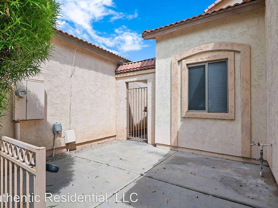 1st image of 915 S Balboa Dr