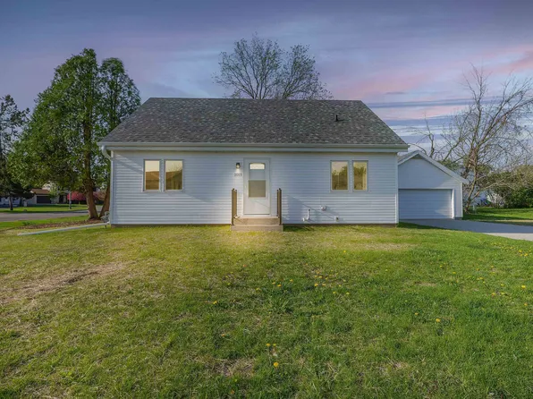 1015 Meadow St, Watertown, WI 53094