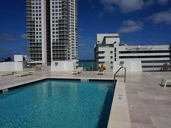 5th image of 6362 Collins Ave #4C