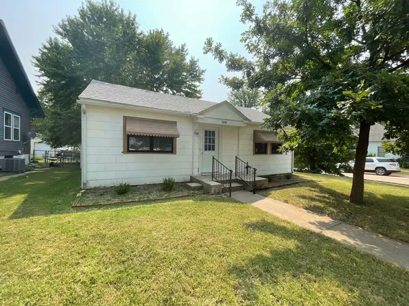 1010 Chestnut St, Emporia, KS 66801