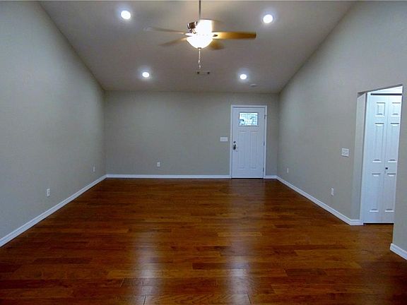 2nd image of 24 Sandwick Cir