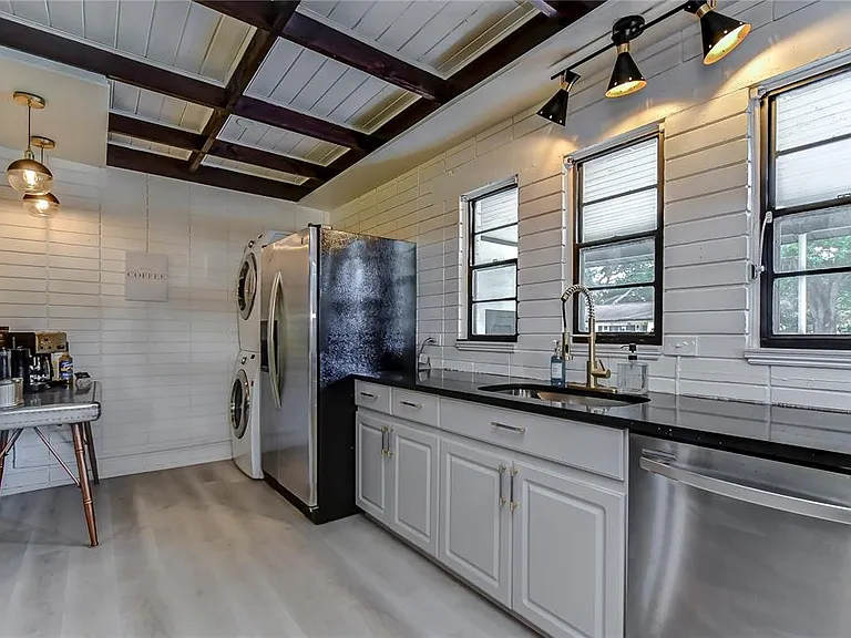 4701 N Willis St — Photo 12