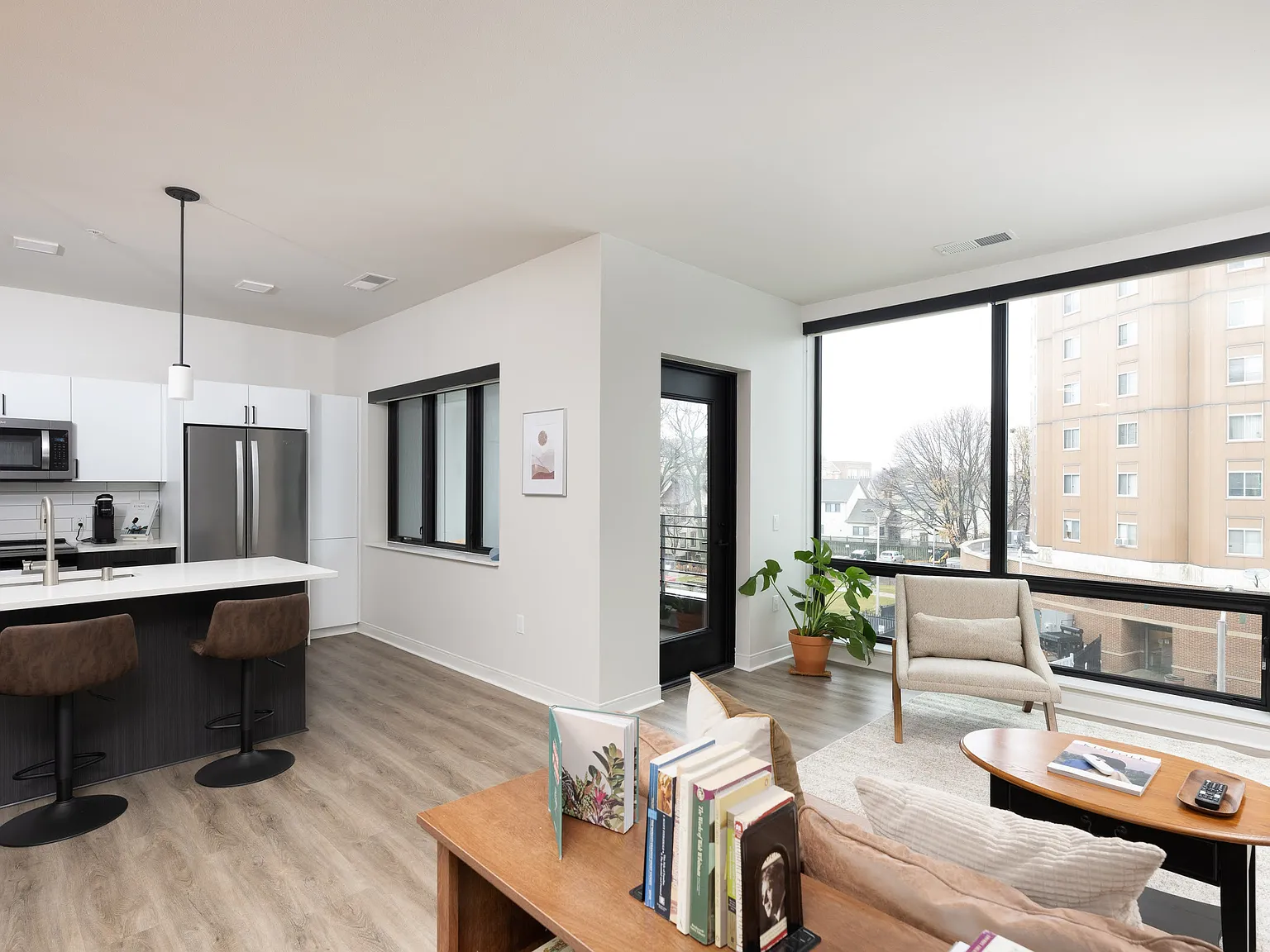 1 bed, 813 sqft, $1,950 — Photo 1