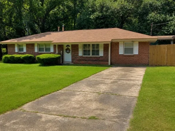 3901 Merrifield Dr, Selma, AL 36703