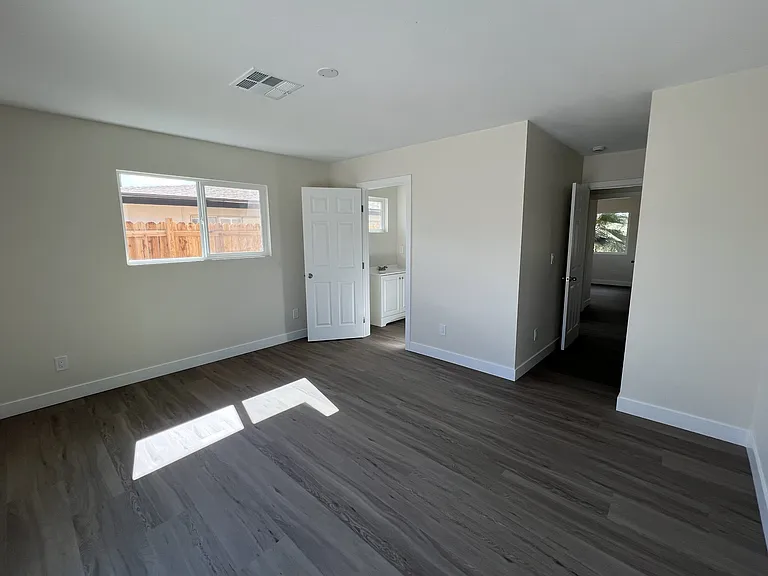 3608 W Bonanza Rd — Photo 35