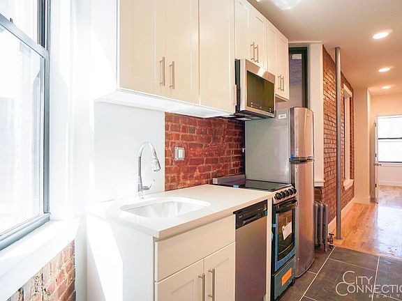 5th image of 326 E 13th St APT 10
