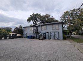 703 W French Pl, San Antonio, TX