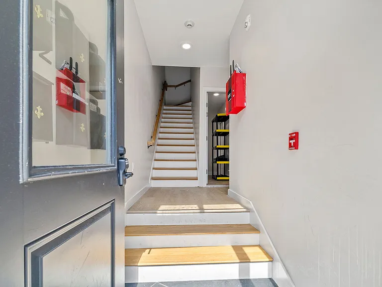 174 Salem St #2 — Photo 11