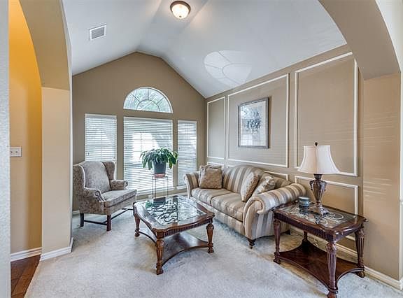 4th image of 309 Fort Edward Dr