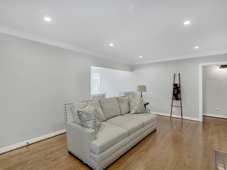 6038 Marquita Ave — Photo 3