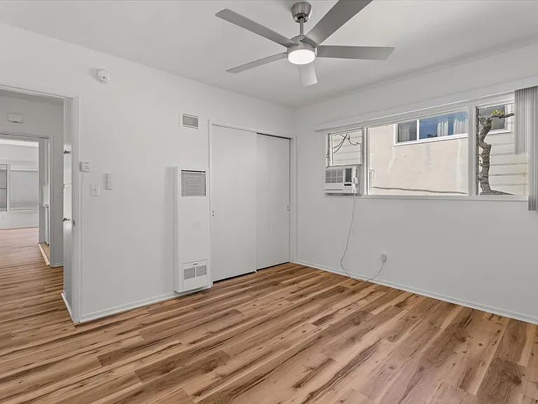 147 N La Peer Dr #9 — Photo 16