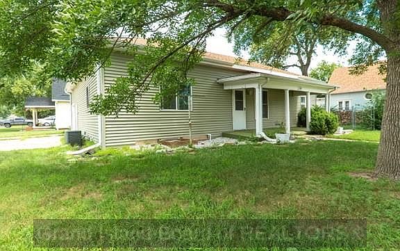 3rd image of 1122 Indian St