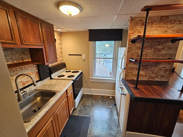 19 Main St #2B — Photo 1
